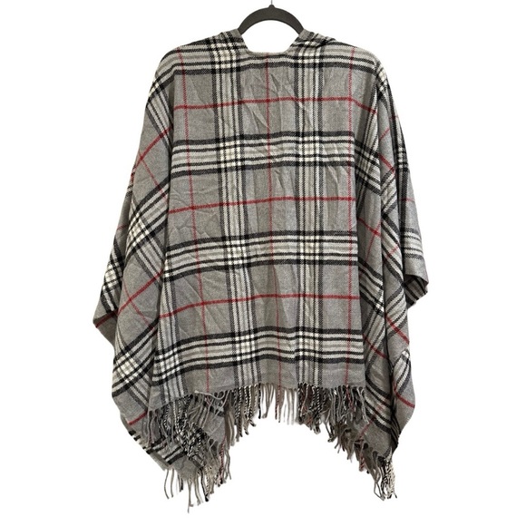 V Fraas Soft & Cozy Poncho Serape Wrap Ruana in Gray & Red Plaid Scottish NWT - Picture 6 of 16